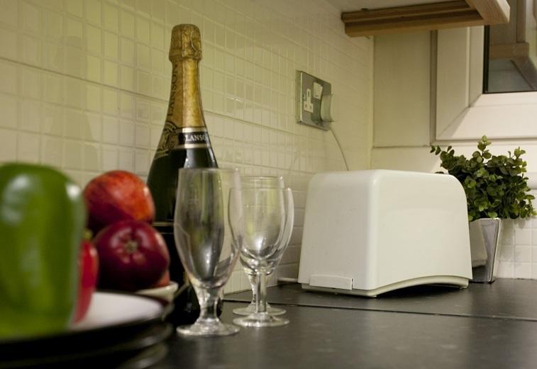 Victoria Centre Apartments In The Victoria Centre Shopping Centre - Nottingham City Centre - 24 Hour Access - Most Central Location, Kitchen - Sunday Check-Out 1Pm - Opposite Hilton By Restaurants & Shops - Outdoor Parking Cars Or Vans Five Pounds A Экстерьер фото